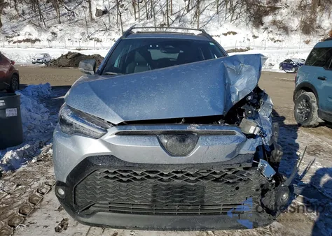 2025 Toyota Corolla Cross Se z USA, uszkodzony, nr VIN 7MUFBABG0SV078062